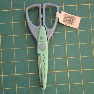 Provo Craft Decorative Edge Scissors - Mint Green and Light Blue One Pair.
